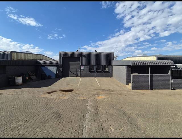 172M² WAREHOUSE TO LET IN WADEVILLE
